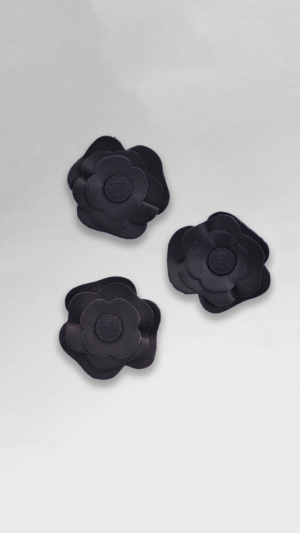 ART-PLIQUÉ® FLORES CUERO NEGRO